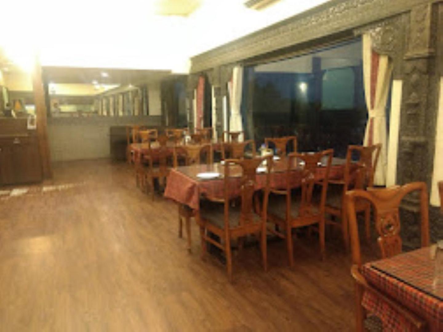 Hotel Maratha Palace,Satara Exteriör bild