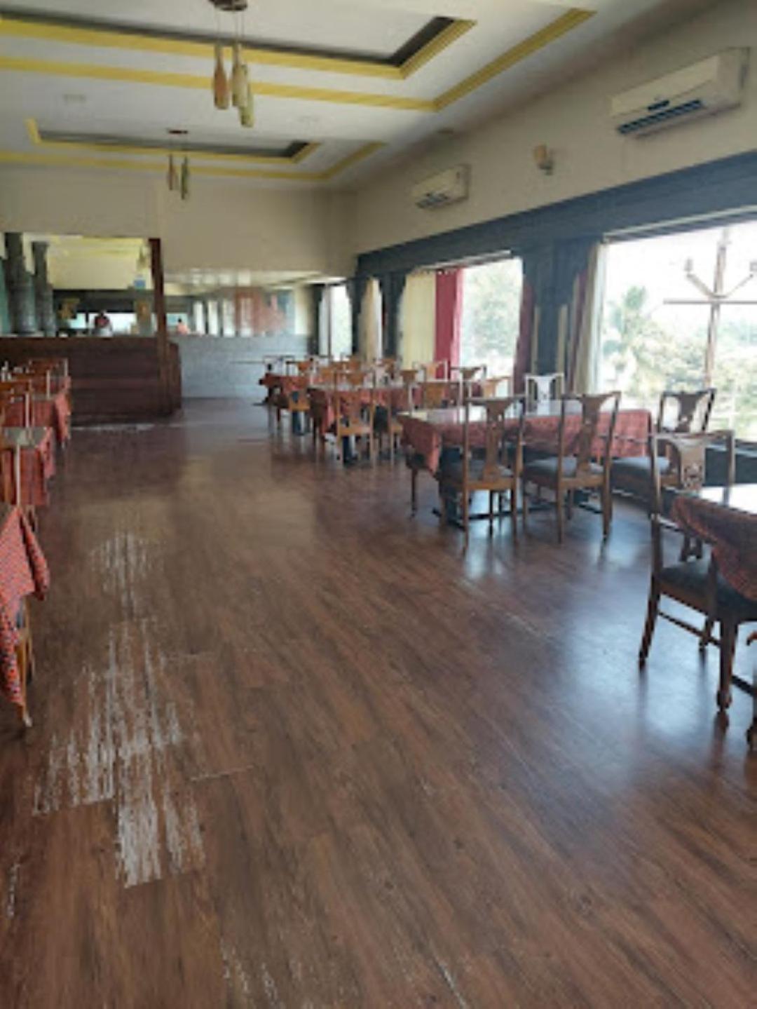 Hotel Maratha Palace,Satara Exteriör bild
