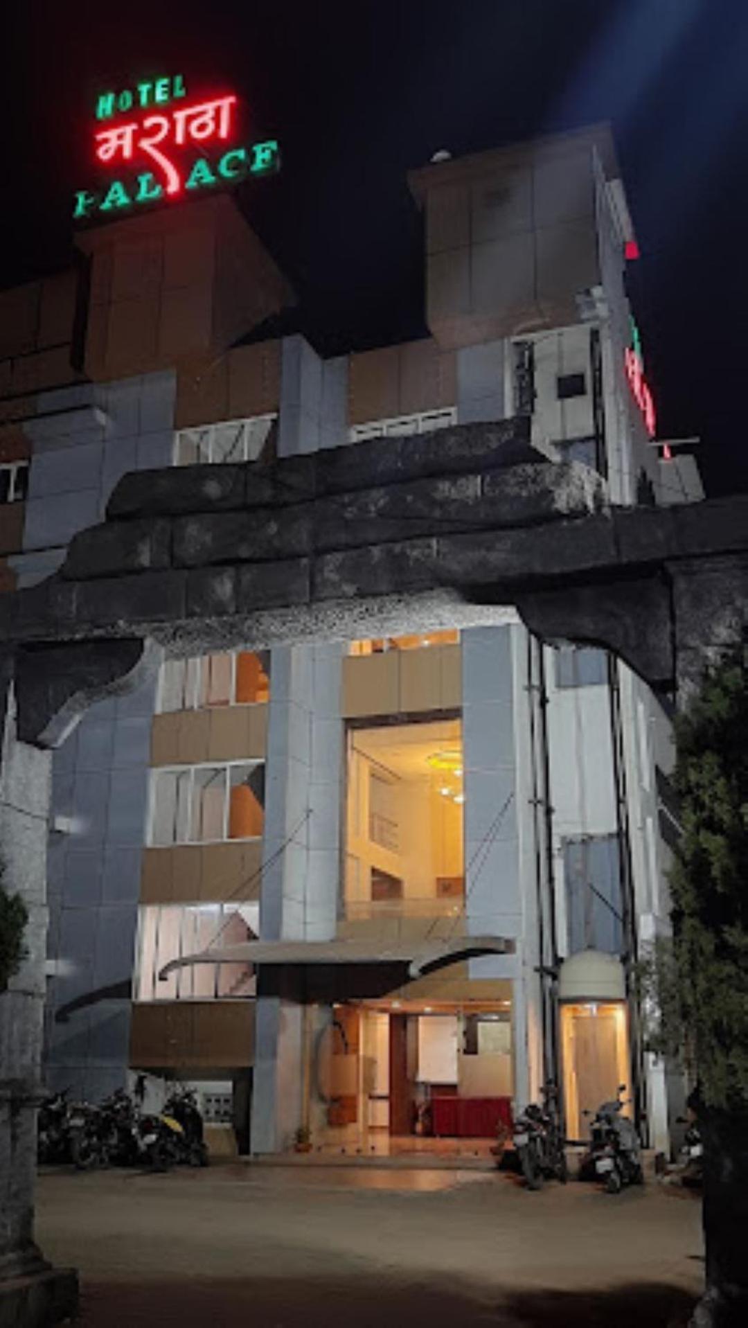 Hotel Maratha Palace,Satara Exteriör bild