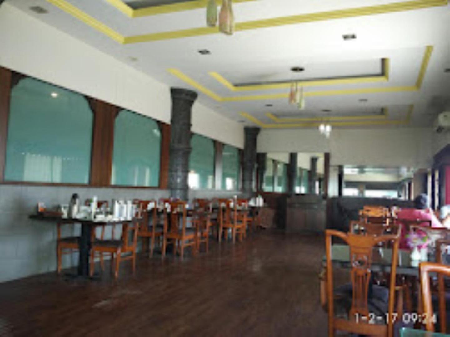 Hotel Maratha Palace,Satara Exteriör bild