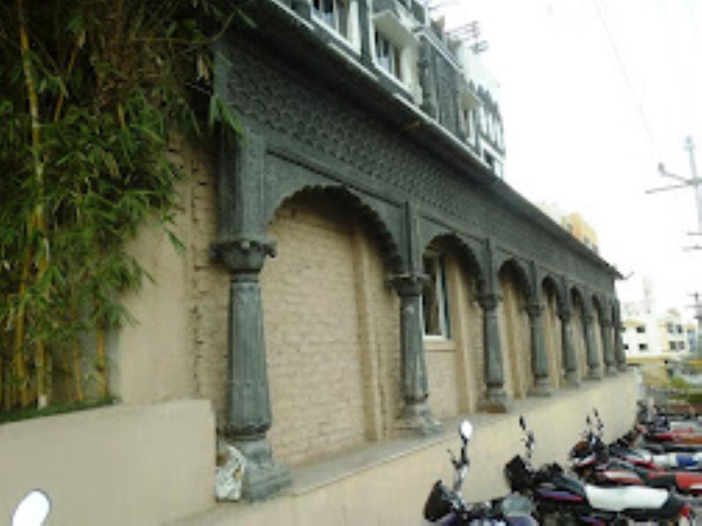 Hotel Maratha Palace,Satara Exteriör bild