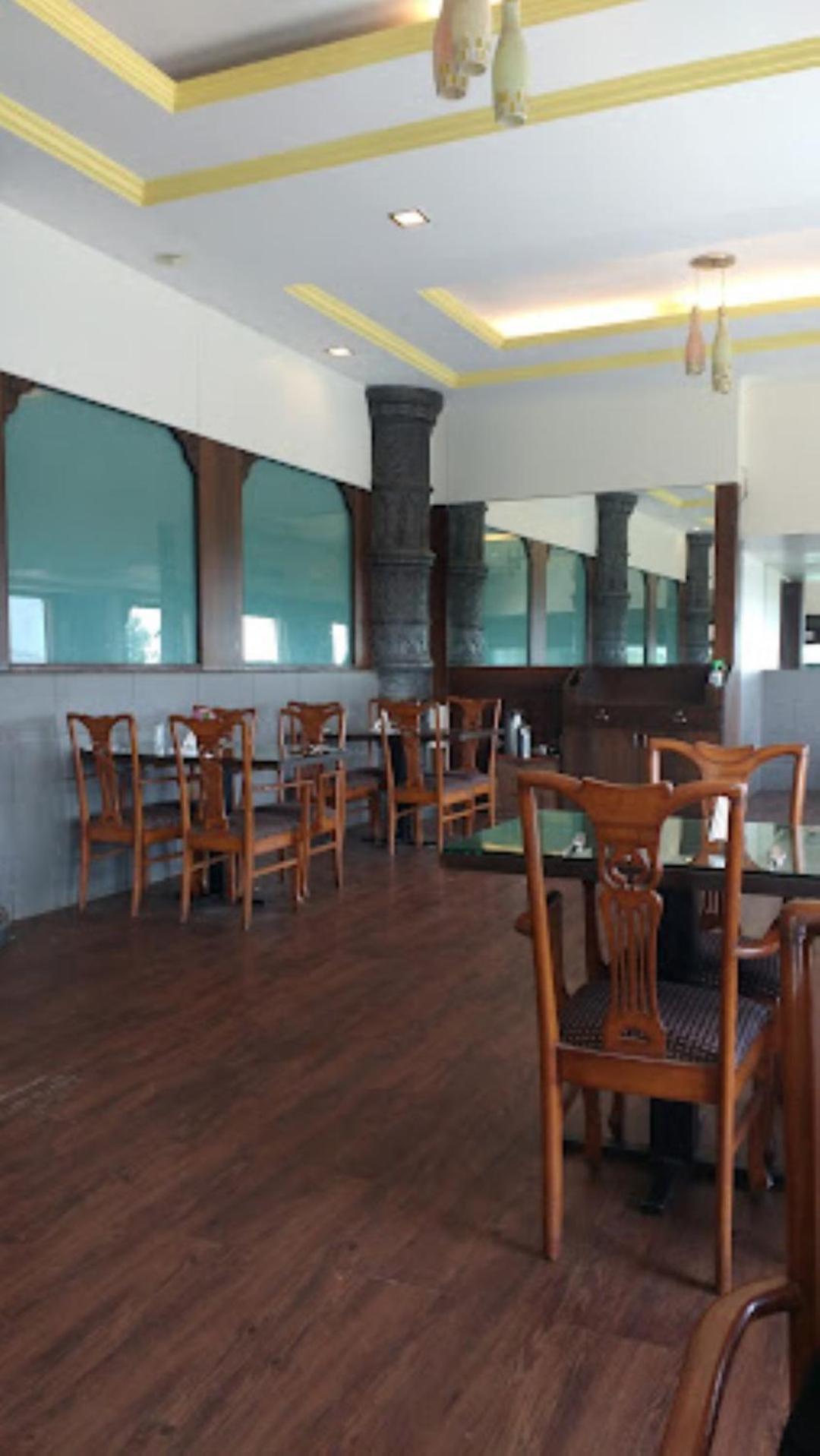 Hotel Maratha Palace,Satara Exteriör bild