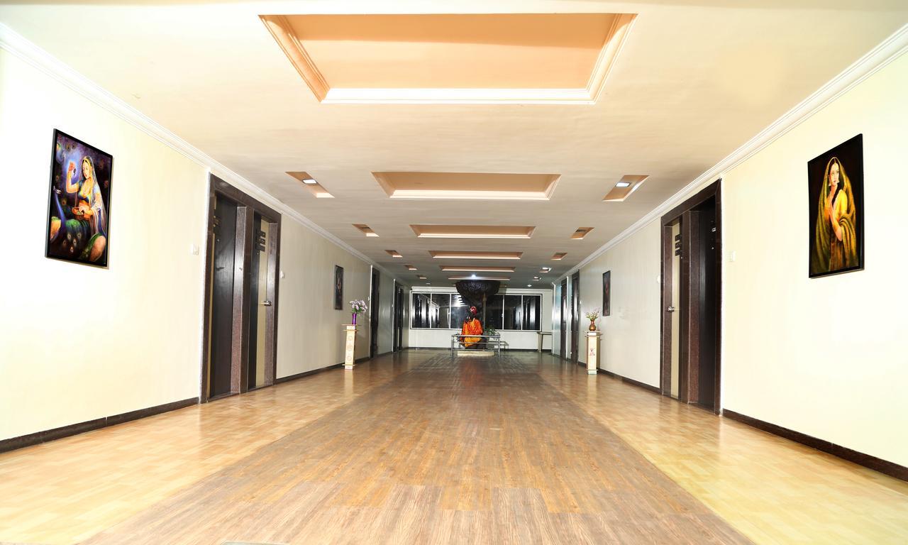 Hotel Maratha Palace,Satara Exteriör bild